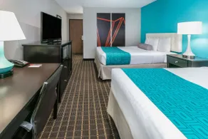 Howard Johnson by Wyndham Near Schlitterbahn - Chambre