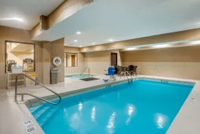 Quality Inn & Suites Jefferson City - Piscine