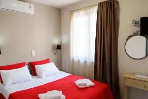 LUX Hotel 5 mins walk from port of Piraeus and metro station - Rom