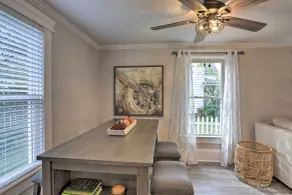 Pet-friendly Home - 1/2 Mi to Downtown Willoughby! - Intérieur