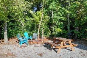 The Merlot Bungalow Defiance Tiny Home on Trail - Interni