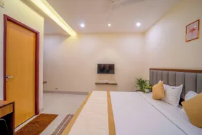 Mcity Elite Suites - Room