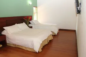 Hotel Portales Del Campestre - Room
