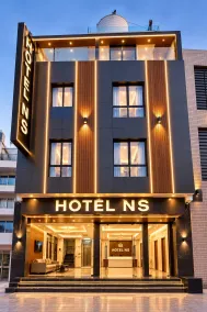 Hotel NS Plaza Delhi Aerocity - Quarto
