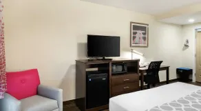 Downtown Hollywood Gardens Inn & Suites - Chambre