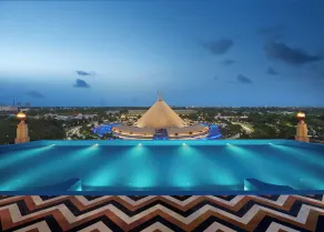 The Leela Gandhinagar - Piscine