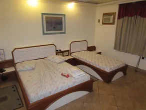 Pleasant Place Hotel - Room