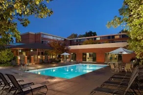 DoubleTree by Hilton Akron Fairlawn - Piscine