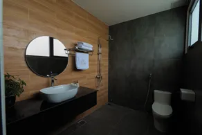 LuckyStar Hotel - Bathroom