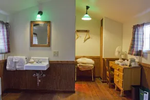Roosevelt Lodge & Cabins - Inside the Park - Rum