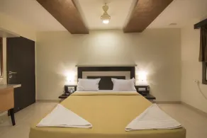 Hotel Vaikunth By Adamo - Room