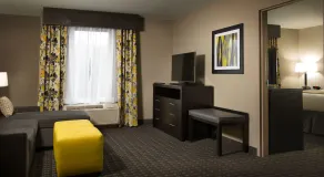 Holiday Inn Express and Suites Madison Central by IHG - Chambre