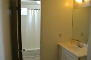 Lighthouse Motel - Bathroom