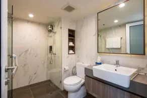 Maitria Hotel Rama 9 Bangkok - A Chatrium Collection - Bathroom
