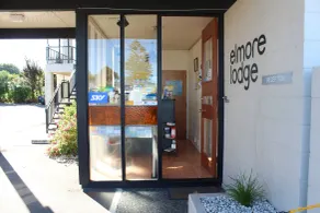 Elmore Lodge Motel - Entrada interior