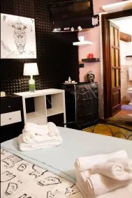 Holiday House Antica Dimora Soggiorni in langa centro storico La Morra - Room