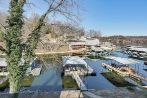 Lakefront Home w/ Dock & Decks in Gravois Mills! - Interiør