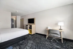 Days Inn & Suites by Wyndham Norton Shores/Muskegon - Chambre