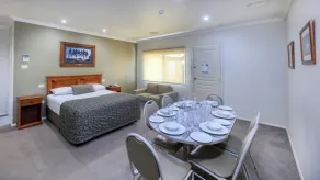 The Saltbush Motor Inn - Room