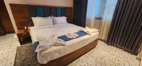 The Hive - Room