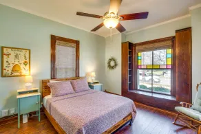 Granbury Home w/ Fire Pit, Walk to The Square! - Innenbereich