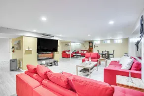 Gateway to St Louis: Group Getaway w/ Game Room - Innenbereich