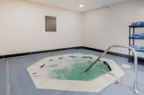 Comfort Inn & Suites Hillsville I-77 - Piscine