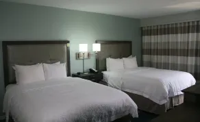 Hampton Inn & Suites Nashville-Airport - Chambre