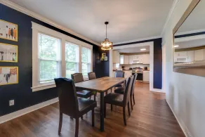 1 Mi to Uncg & Dtwn! Group Retreat w/ Private Yard - Innvendig