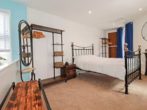 31 Tregoney Hill - Rum