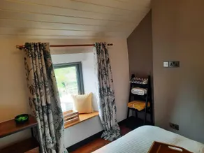 Habitación en casa de familia con barbacoa y jardín | Vistas a la naturaleza - Habitación