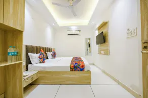 Fabhotel Luxury Inn Adarsh Nagar - Værelse