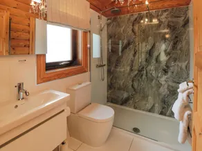 Baysdale Lodge 5 - Bathroom