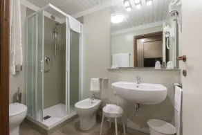 Airport Hotel Malpensa - Bathroom