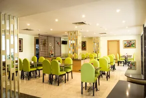 SANS Vibes d Grande Hotel Batam - Restaurant