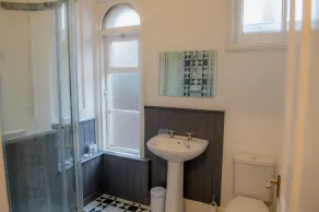 Toothbrush Apartments - Central Ipswich - Fonnereau Road - Bad