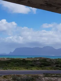 Santiago Bay - Exteriör