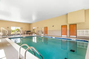 Comfort Suites - Piscine