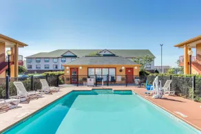 Quality Inn Bessemer I-20 exit 108 - Piscine