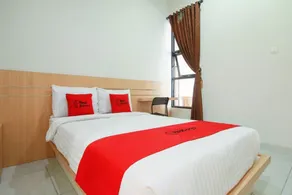 RedDoorz Syariah near Universitas Jenderal Soedirman - Værelse
