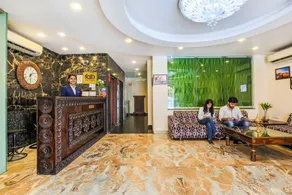 FabHotel Tipsyy Inn Suites - Reception