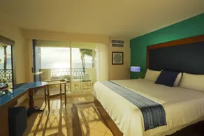 Crown Paradise Club Puerto Vallarta All Inclusive - Vue de la chambre