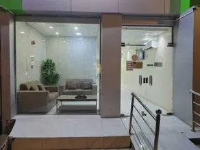 Al Eairy Serviced Apartments Company is a one-person company 2 - Recepción