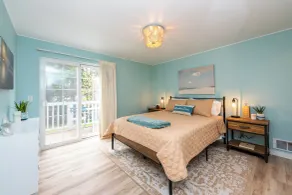 Sequim Escape w/ Gas Grill & Deck, Walk to Beach! - Innvendig