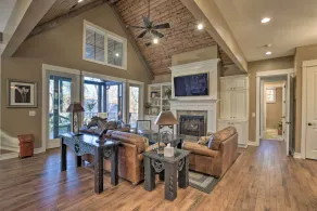 Lake Keowee Cottage w/ Deck & Private Dock! - Interiør