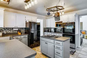 Quiet Countryside Home, 5 Mi to Lake Arlington! - Interior