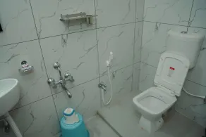 Kristi Guest House, Shantiniketan - Bathroom