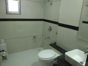 Hotel Apex Inn - Bathroom