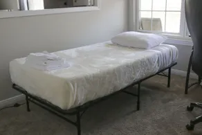 Entire Cozy Nest Minutes From Dulles Airport - Zimmer