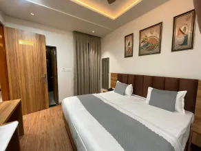 Hotel jbs inn - Chambre